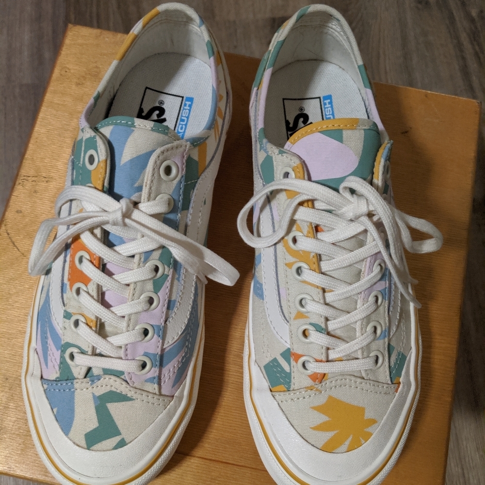 Vans - Leila Hurst Abstract Surf